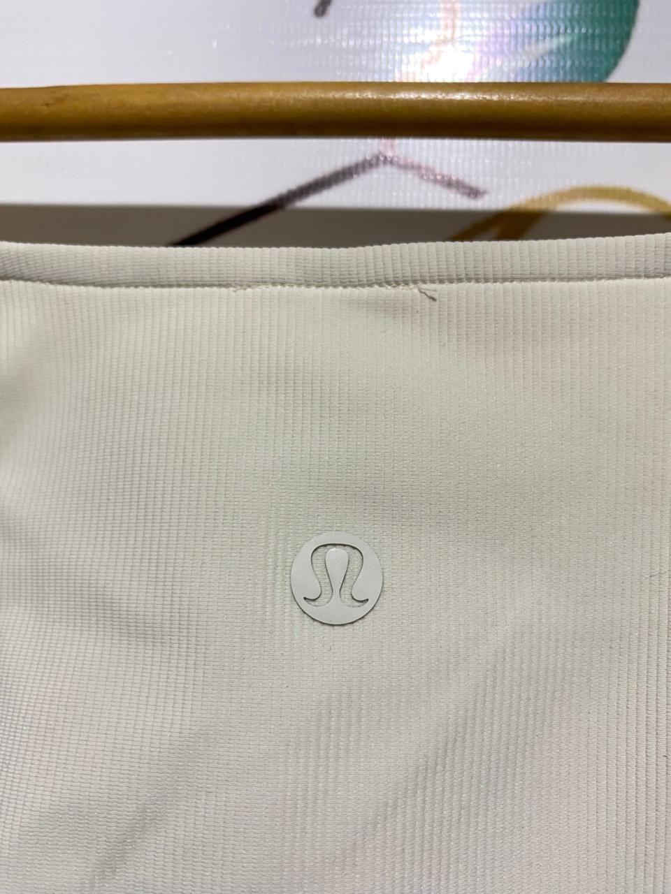 LULULEMON |M| BUST 17| Ribbed Contoured V-Neck Yoga Short Sleeve Shirt