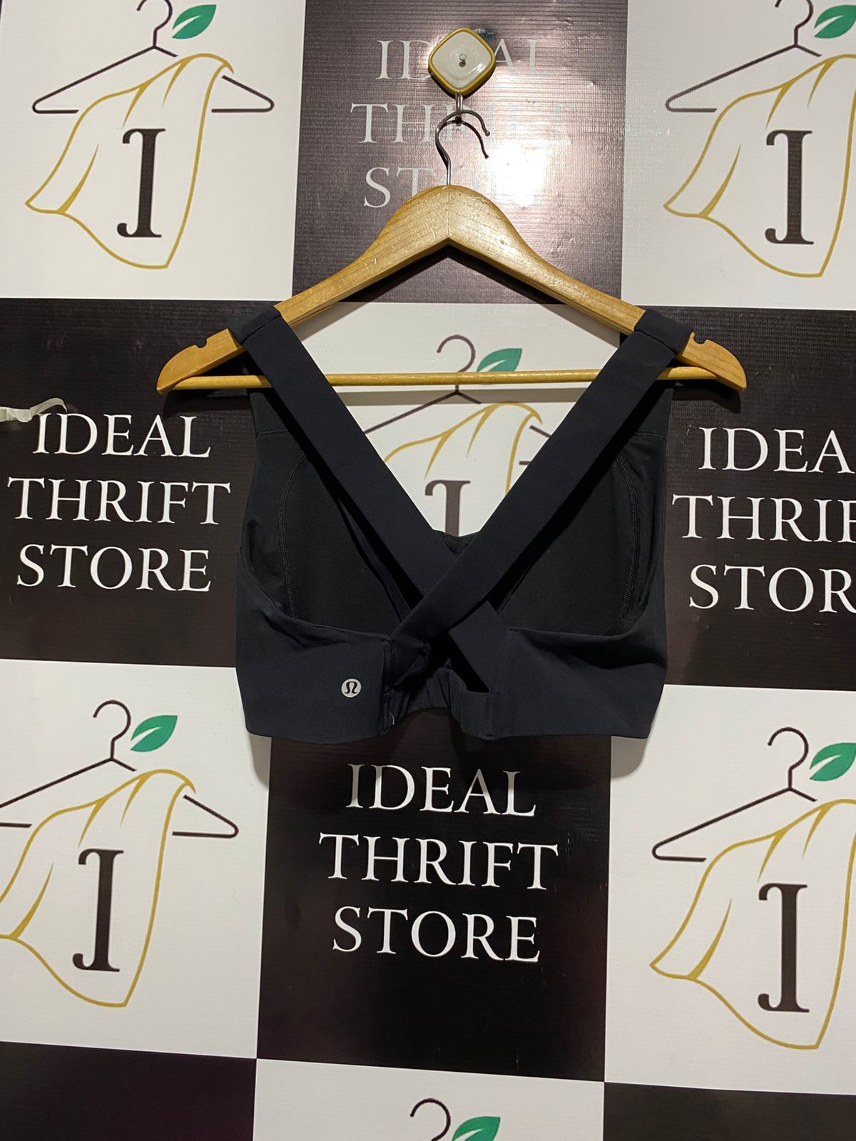 LULULEMON |M| BUST 15| Barry's Black Dart Bra