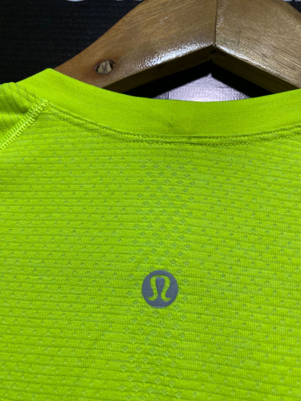 LULULEMON |M| BUST 16| Swiftly Tech Short Sleeve Shirt (Highlight Yellow)