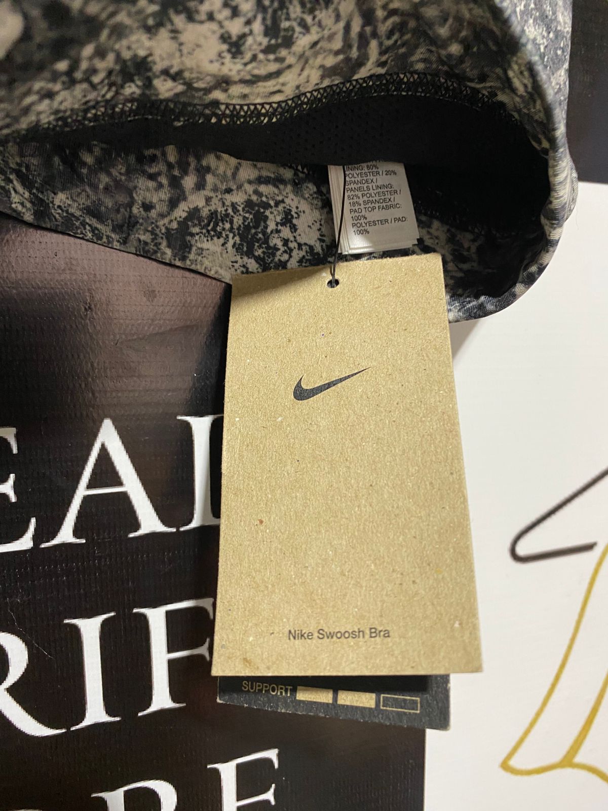 NIKE |M| BUST 14|  Dri-FIT Swoosh Wrap All-Over Print Sports Bra