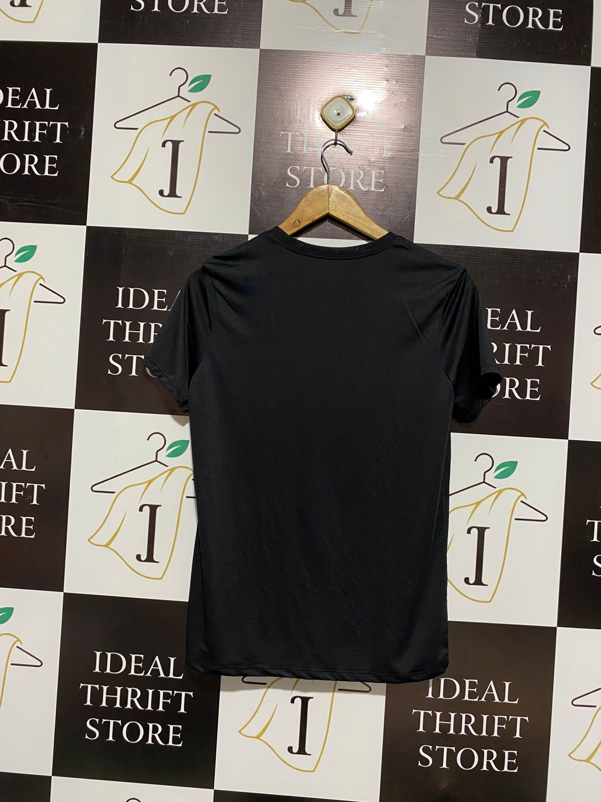 NIKE |M| BUST 18| WOMEN Dri-FIT Performance T-Shirt