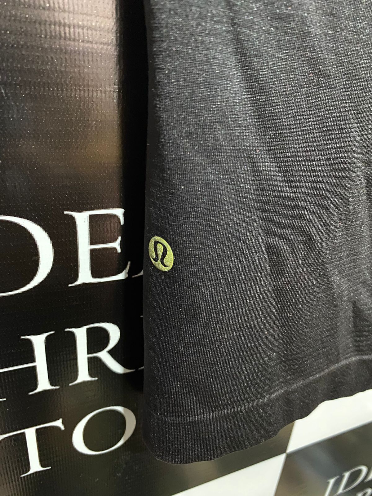 LULULEMON |L| BUST 21|  Metal Vent Tech Short-Sleeve Shirt