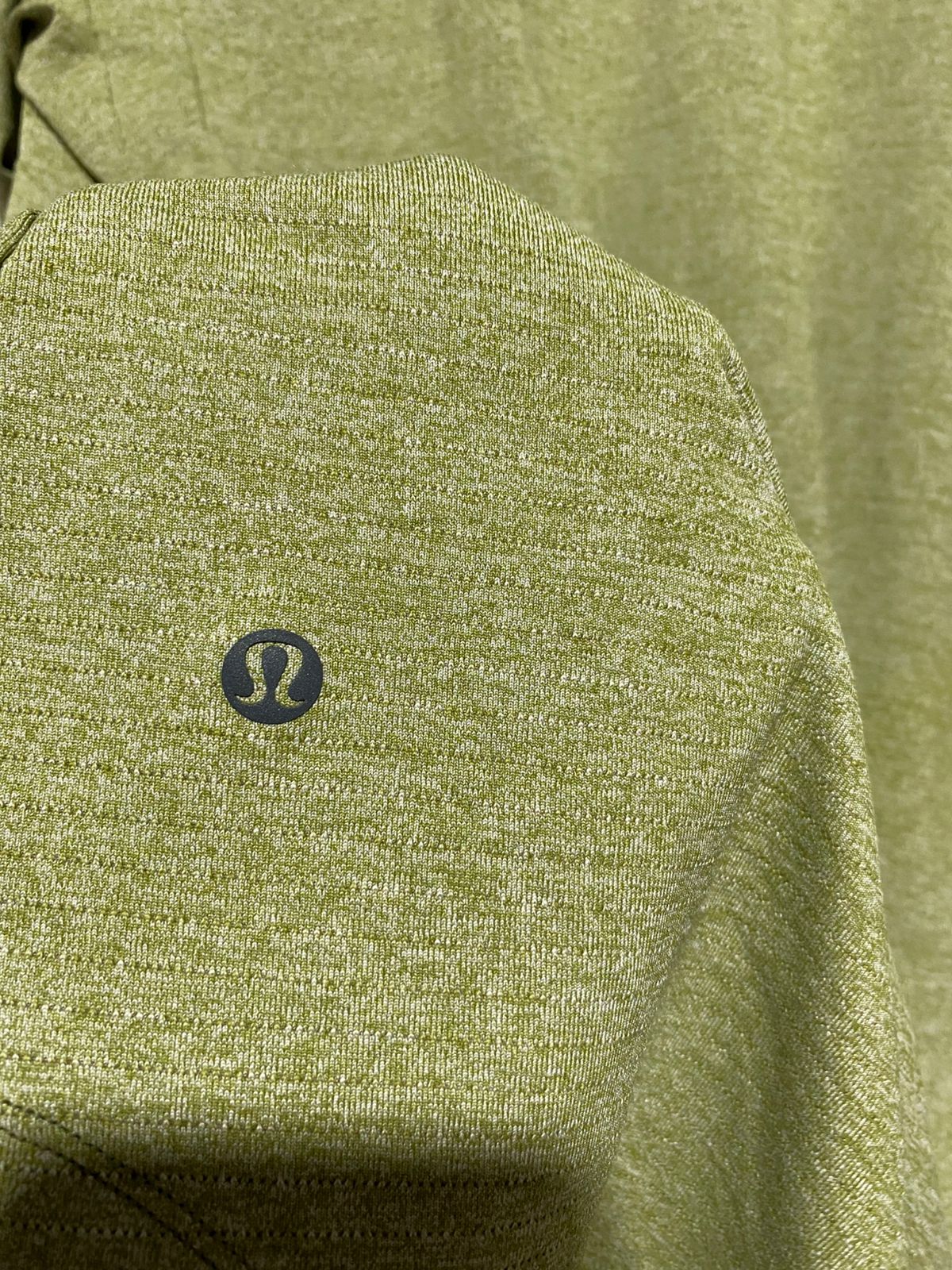 LULULEMON |L| BUST 19|  Drysense Training Short Sleeve Shirt