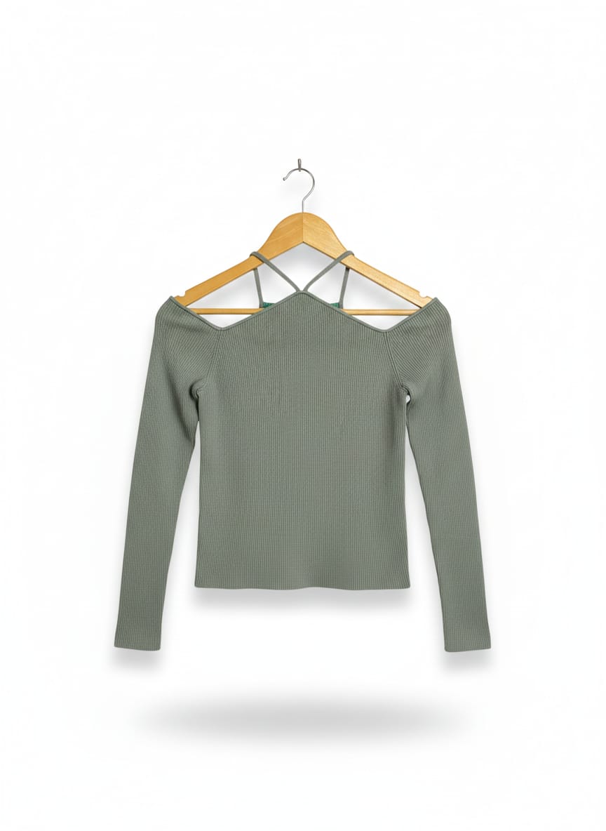 MADISON |S| BUST 13| Off-The-Shoulder Long-Sleeve Knit Top With a Unique Strappy