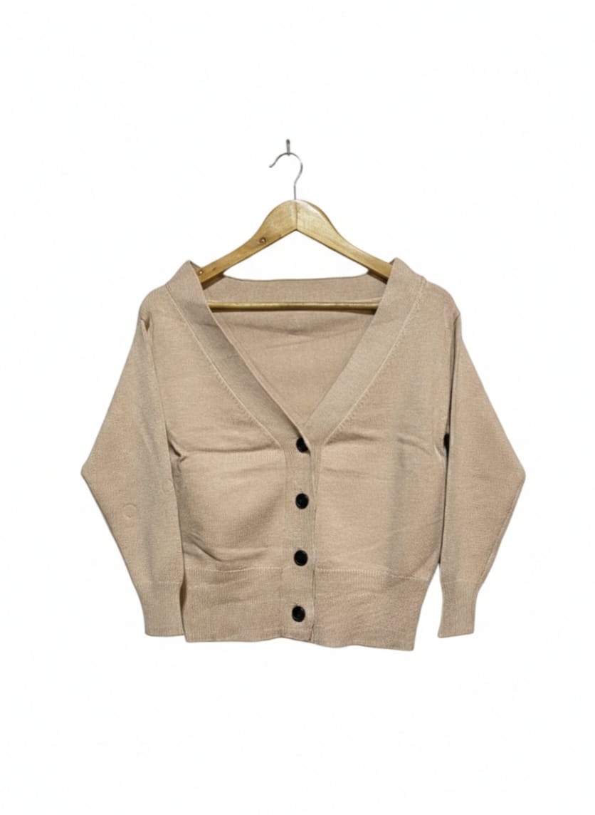 CARRY ME |S| BUST 13| Cropped, V-neck cardigan with a button-front closure