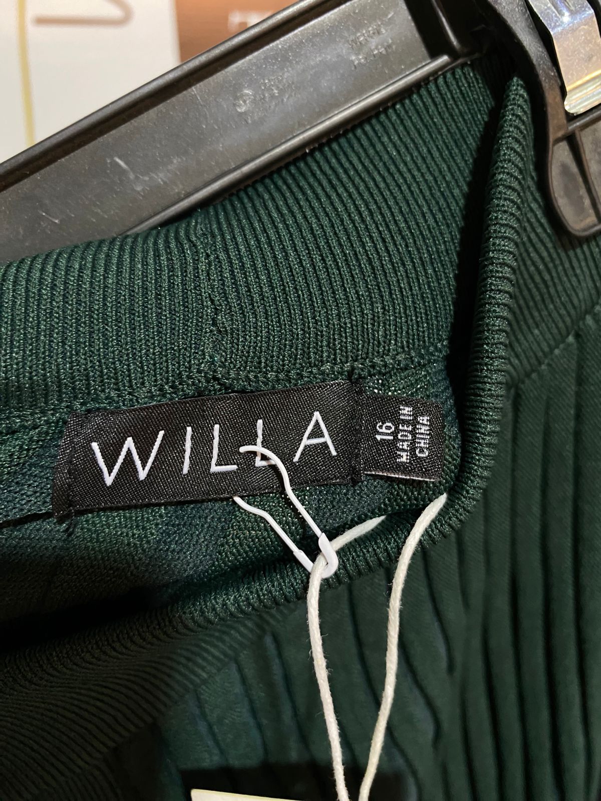 WILLA |L| WAIST 28| C6|  Mila Pleated Skirt