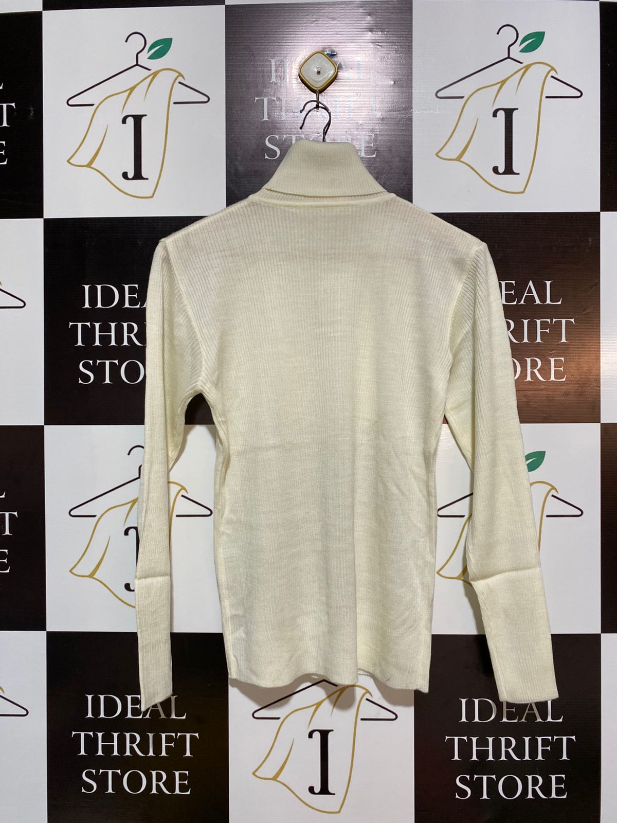 Ribbed Turtleneck Sweater |L| BUST 17|