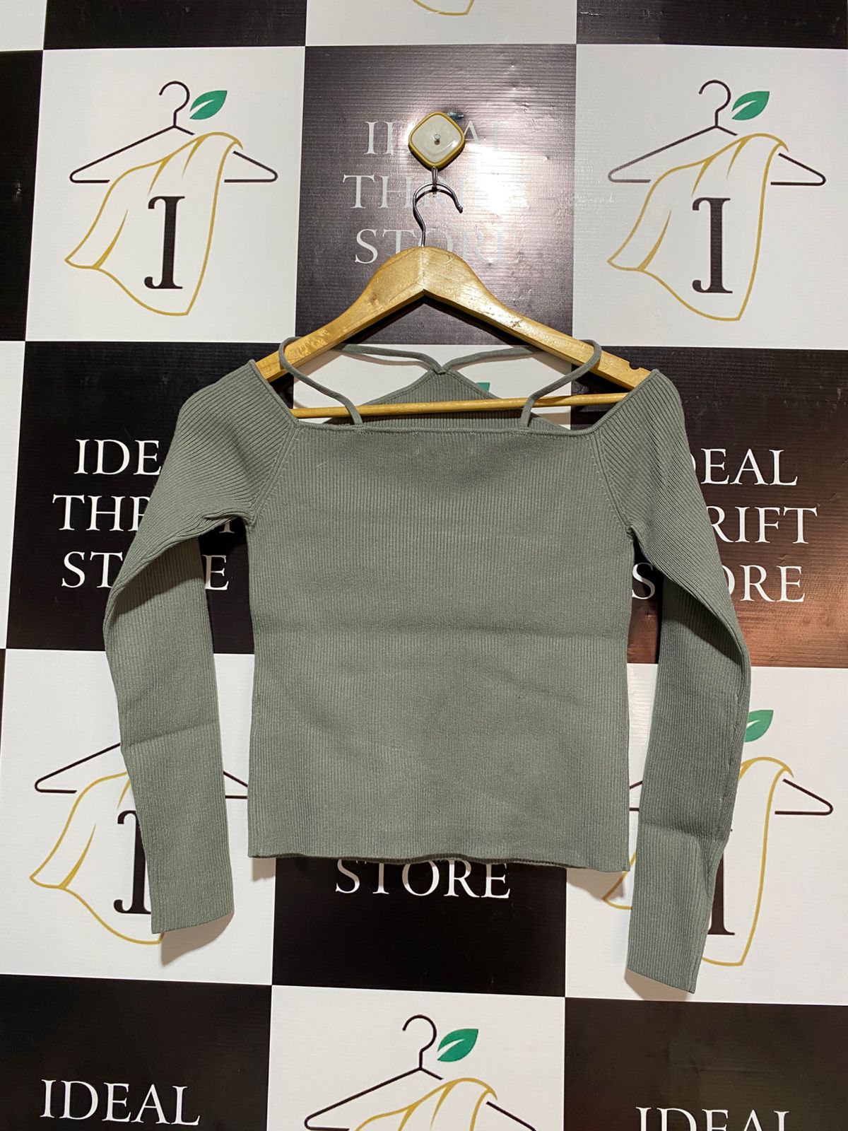 MADISON |S| BUST 13| Off-The-Shoulder Long-Sleeve Knit Top With a Unique Strappy