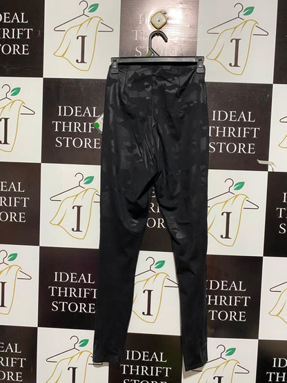 LYSSE|XS/S|WAIST 24|BLACK FAUX LEATHER CAMOUFLAGE LEGGINGS