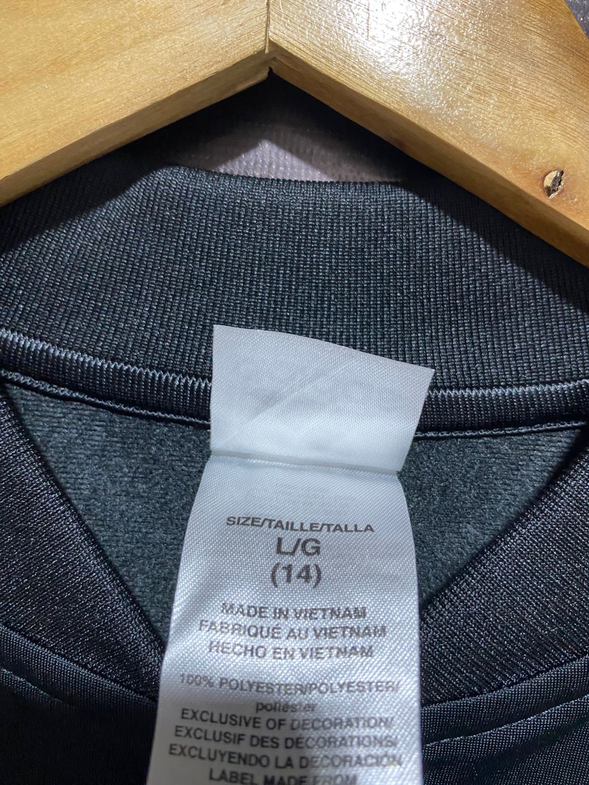 ADIDAS |S| BUST 17|B10|  Full-zip track jacket with a stand-up collar and the signature three white stripes on the shoulders and arms
