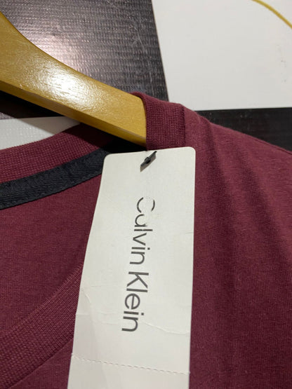 CALVIN KLEIN |L| BUST 22|C1| Crewneck T-Shirt in a Maroon or Burgundy Color