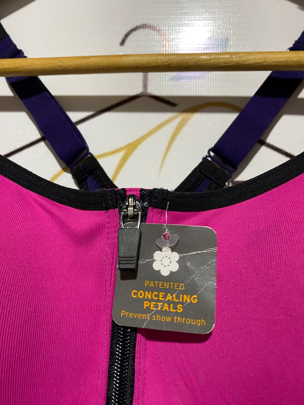 CHAMPION |S| BUST 13| Sports Bra With A Front-Zip Closure