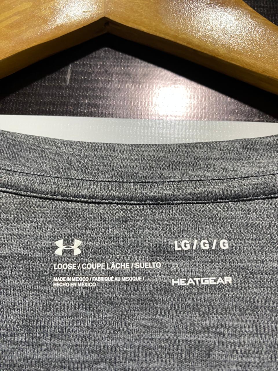 UNDER ARMOUR |L| BUST 19| C9| Women's Tech™ Twist V-Neck Short Sleeve T-Shirt