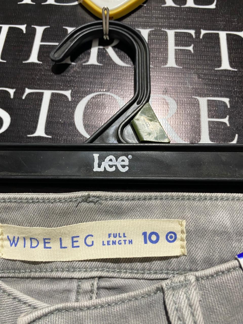 WIDE LEG |M| WAIST 28| High-Waisted, Wide-Leg Denim Jeans