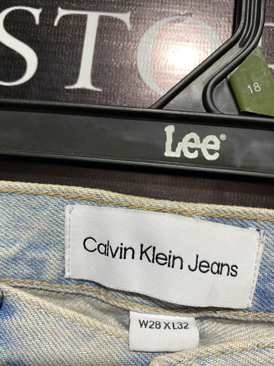 CALVIN KLEIN |L| WAIST 30| B6| Light-Wash Flared Denim Cargo Pants