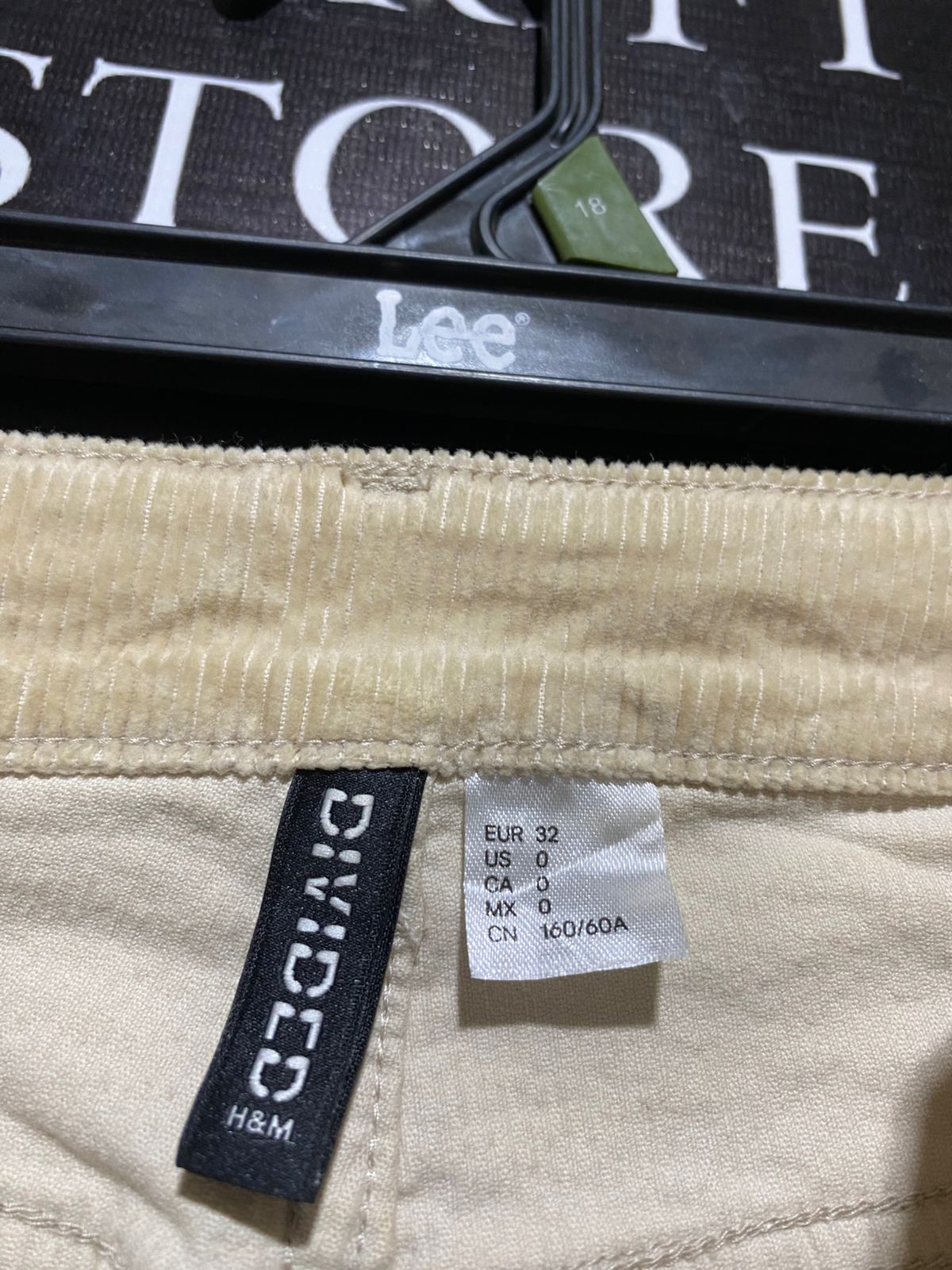 DIVIDED H&M |S| WAIST 26| C7| beige or khaki high-waisted, wide-leg corduroy trousers