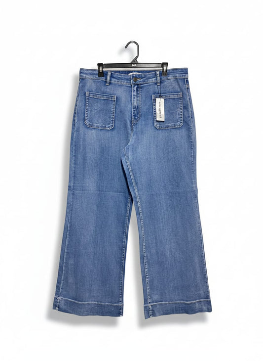 VINE APPAREL | XXL| WAIST 38| Ultra High-Rise Cropped Flare Jeans
