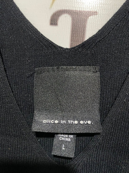 ALICE IN THE EVE |L| BUST 14| Live The Process V-Neck Crop Top