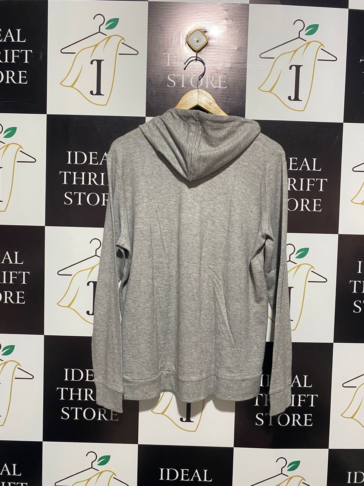 AVENUE |L| BUST 23| Gray Hooded T-Shirt