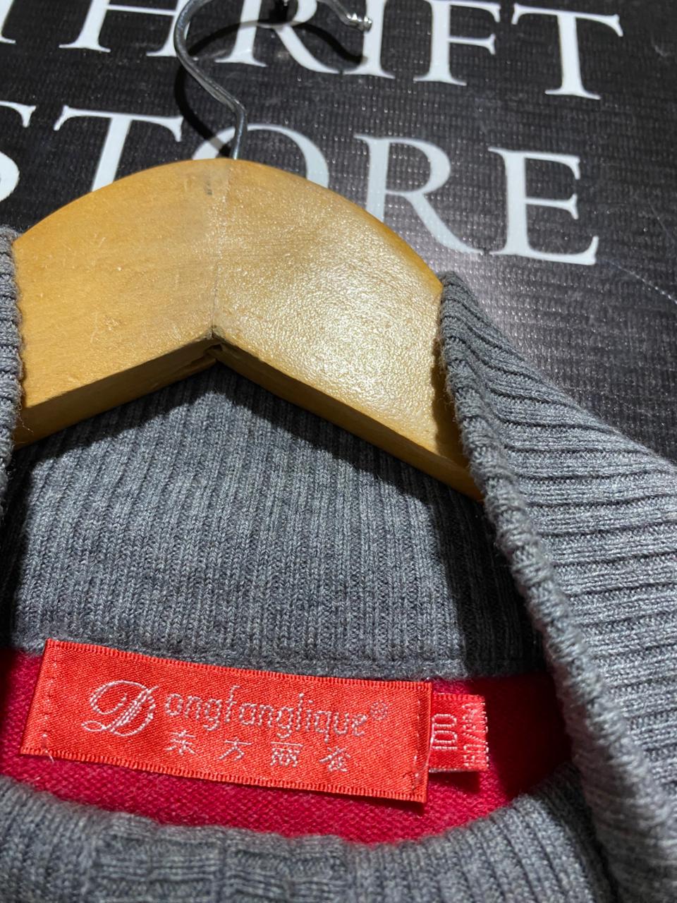 DONG FONGLIQUE |M| BUST 17| Red and Grey Quarter-Zip Knit Sweater