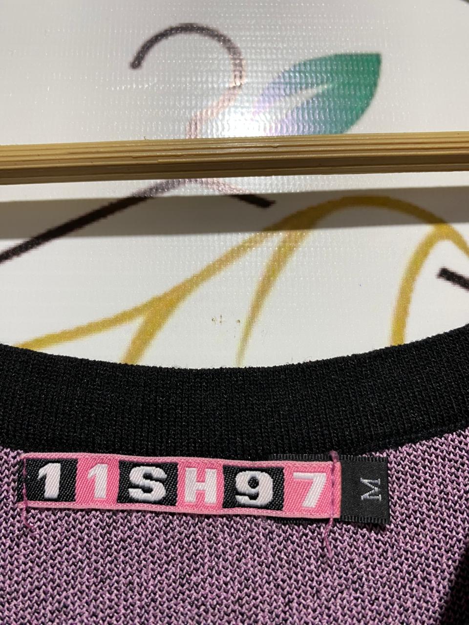 11SH97 |M| BUST M| Pink and Black Star Graphic Knit Crop Top