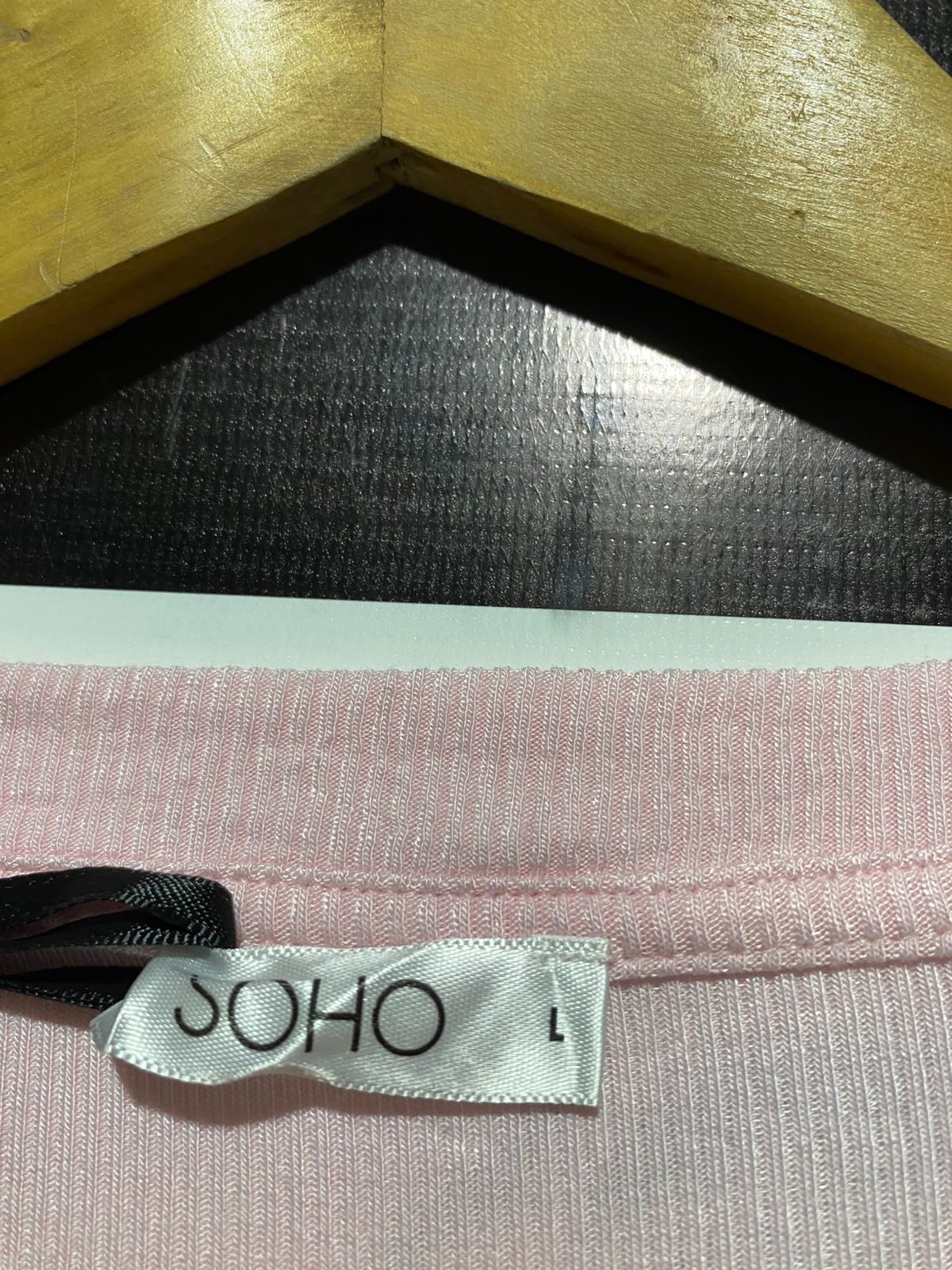 SOHO |L| BUST 22| light pink long-sleeved V-neck top