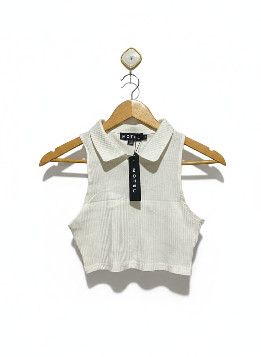 MOTEL |S| BUST 13| White Ribbed Collared Crop Top