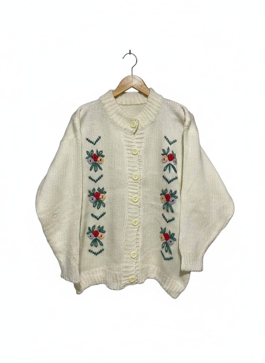 Cream or Off-White Knit Cardigan |L| BUST| 20|
