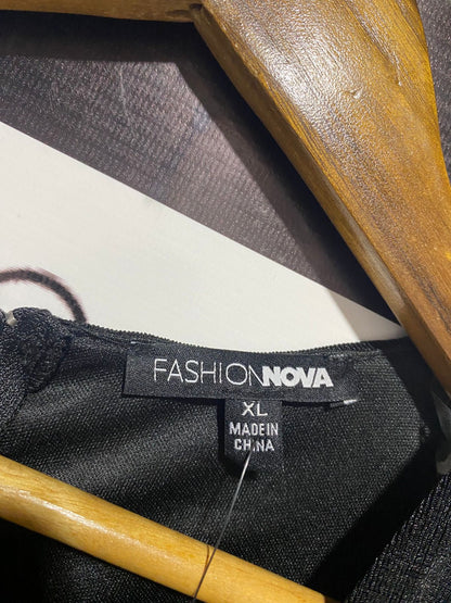 FASHION NOVA |XL| BUST 17| Black Long-Sleeve V-Neck Ruched Midi Dress