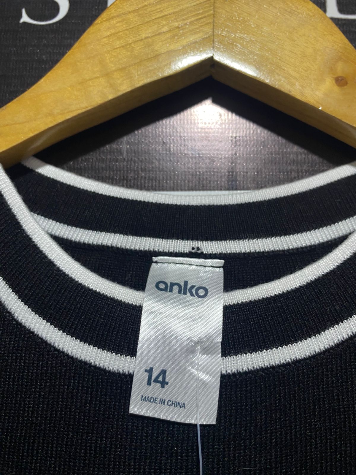 ANKO |S| BUST 14| black sleeveless top or vest
