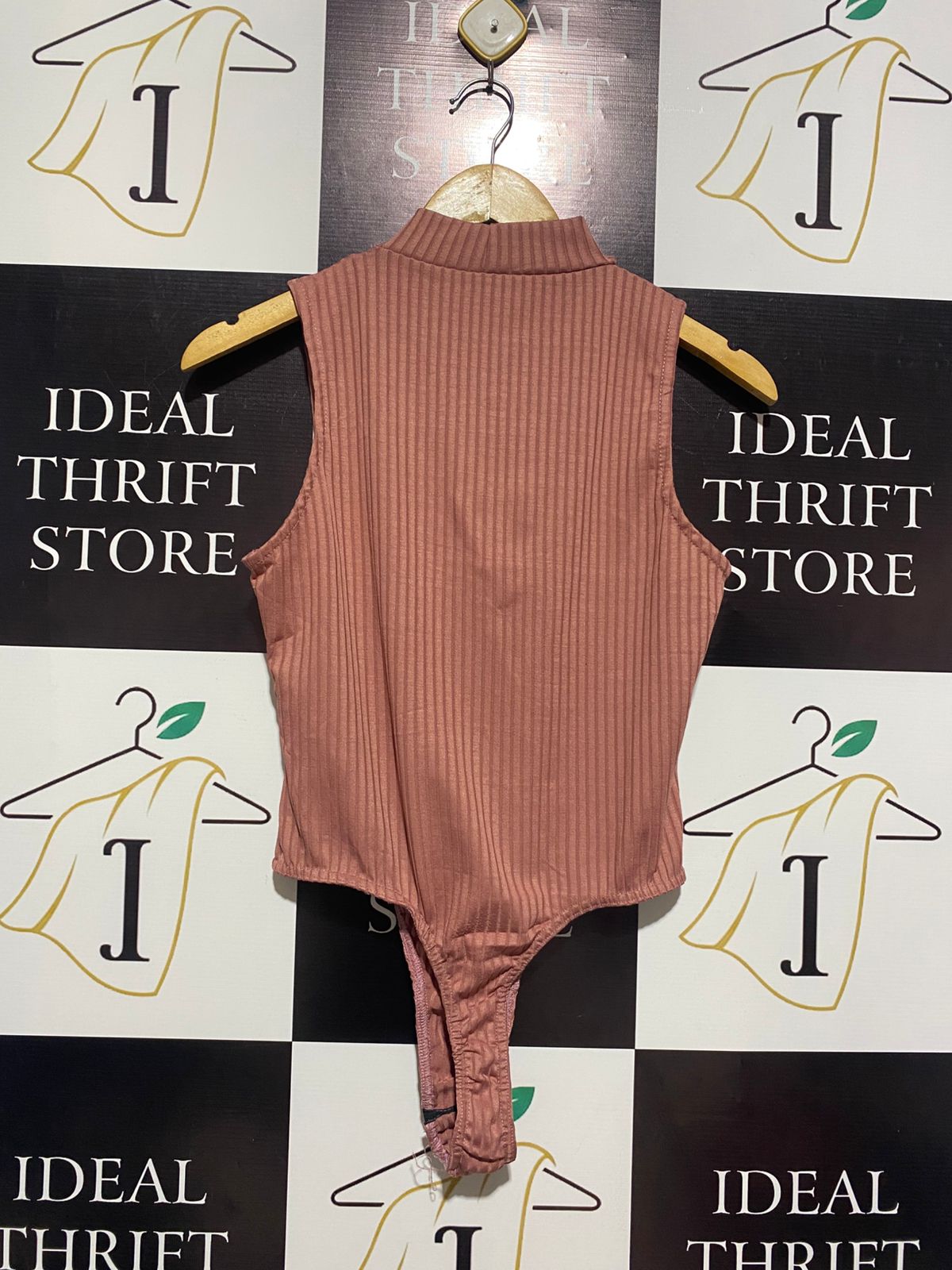 MISSGUIDED |M| BUST 15| Pink Ribbed Halter Bodysuit