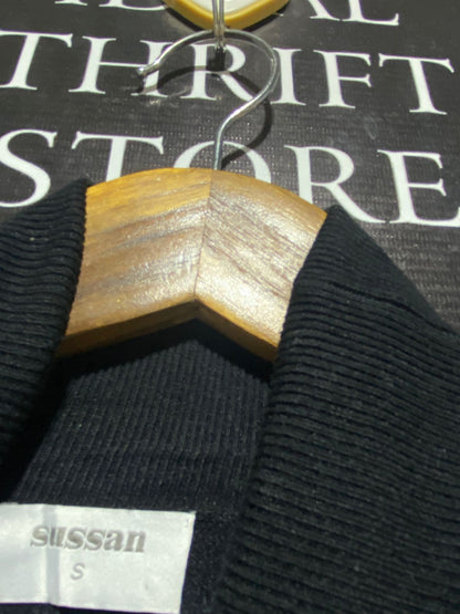 SUSSAN |S| BUST 18| Black Turtleneck Sweater