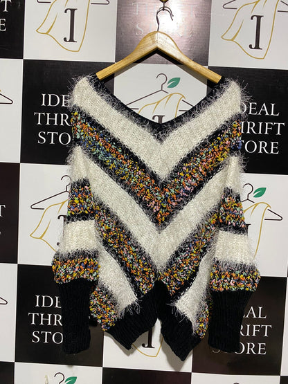 REVERSE |M/L| BUST 27| BLACK AND WHITE CHEVRON STRIPED SWEATER