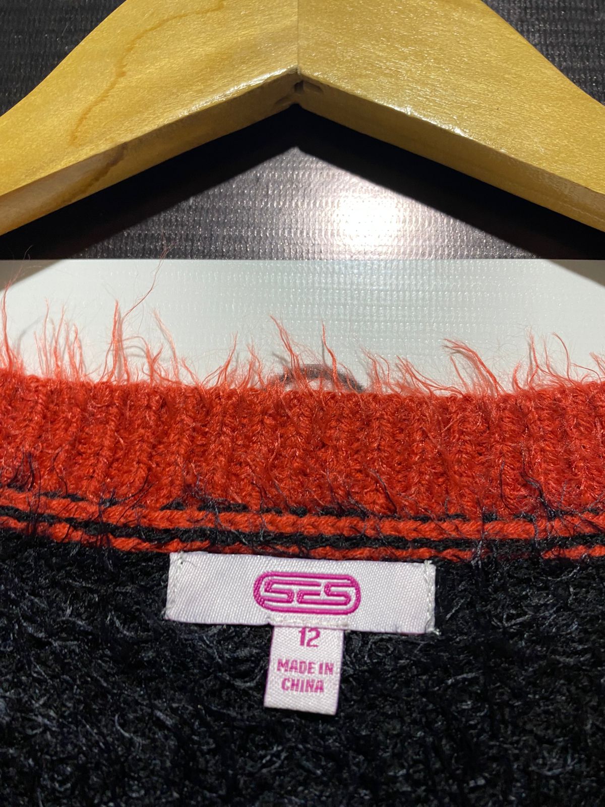 S E S |M| BUST 18| RED AND BLACK STRIPED FLUFFY SWEATER