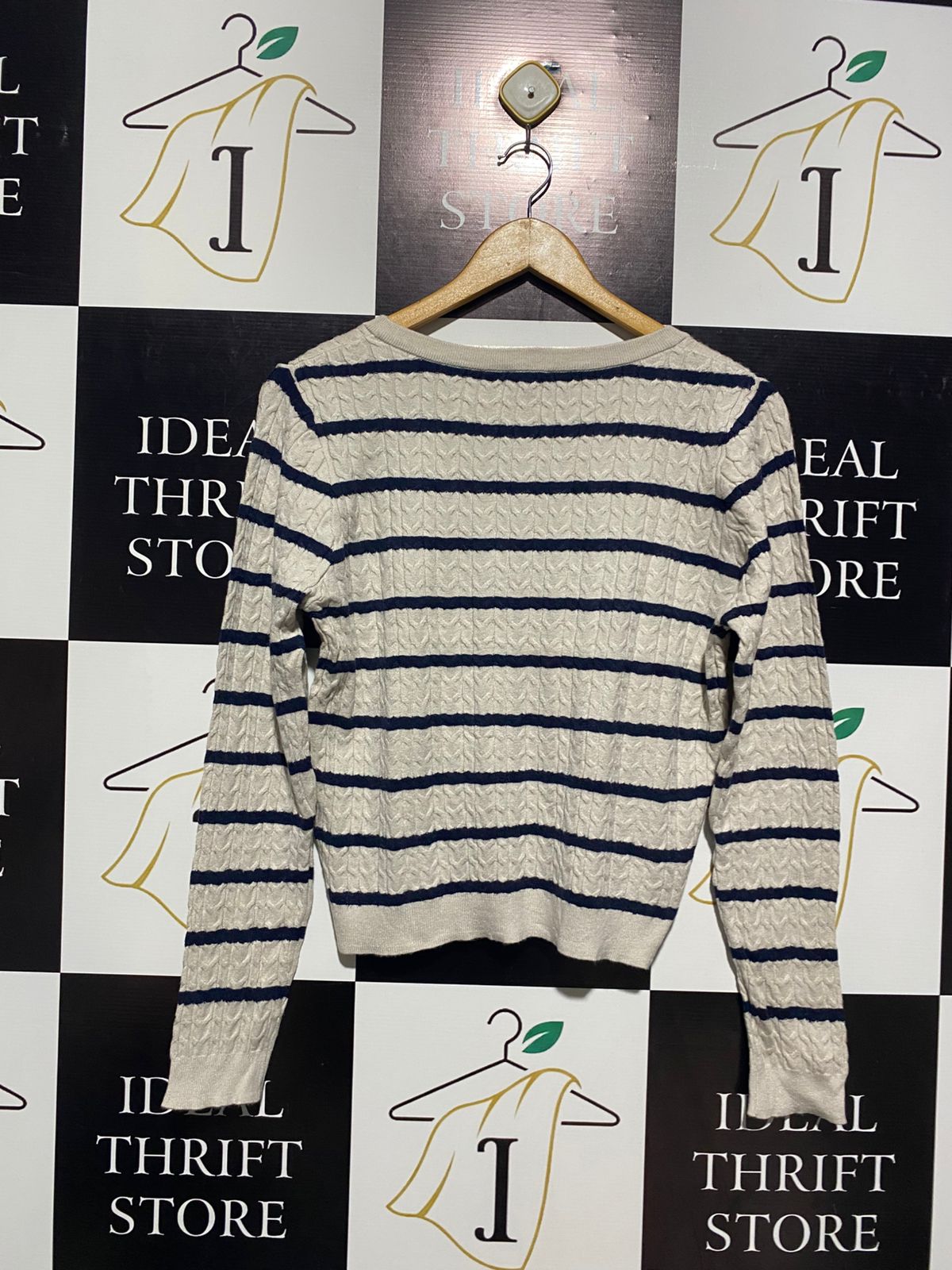 DOTTI |M| BUSTB 18| CREAM AND NAVY STRIPED V-NECK CABLE KNIT SWEATER