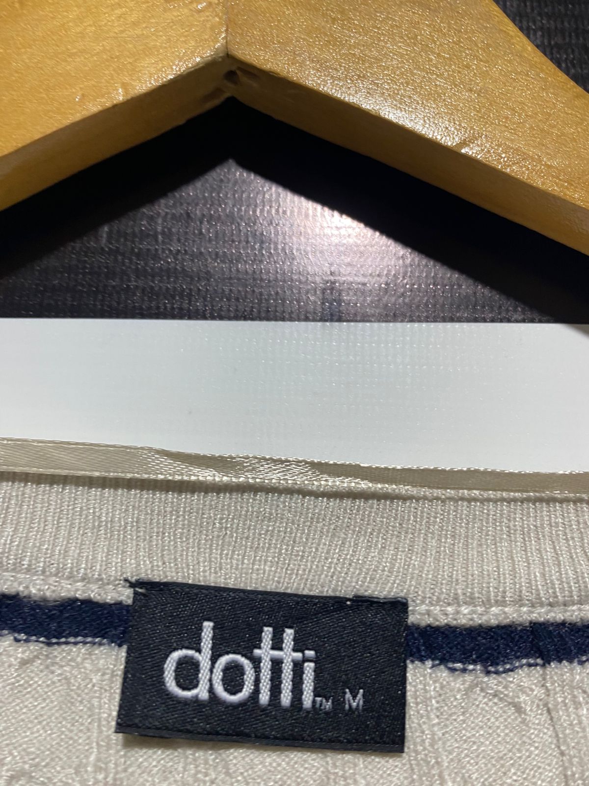 DOTTI |M| BUSTB 18| CREAM AND NAVY STRIPED V-NECK CABLE KNIT SWEATER