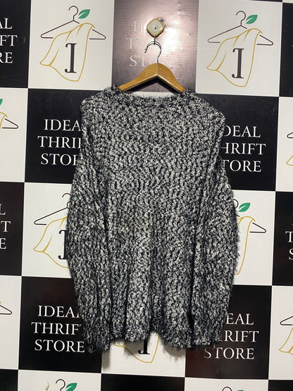MILLERS WOMAN |L| BUST 19| BLACK AND WHITE MARLED FUZZY KNIT V-NECK SWEATER