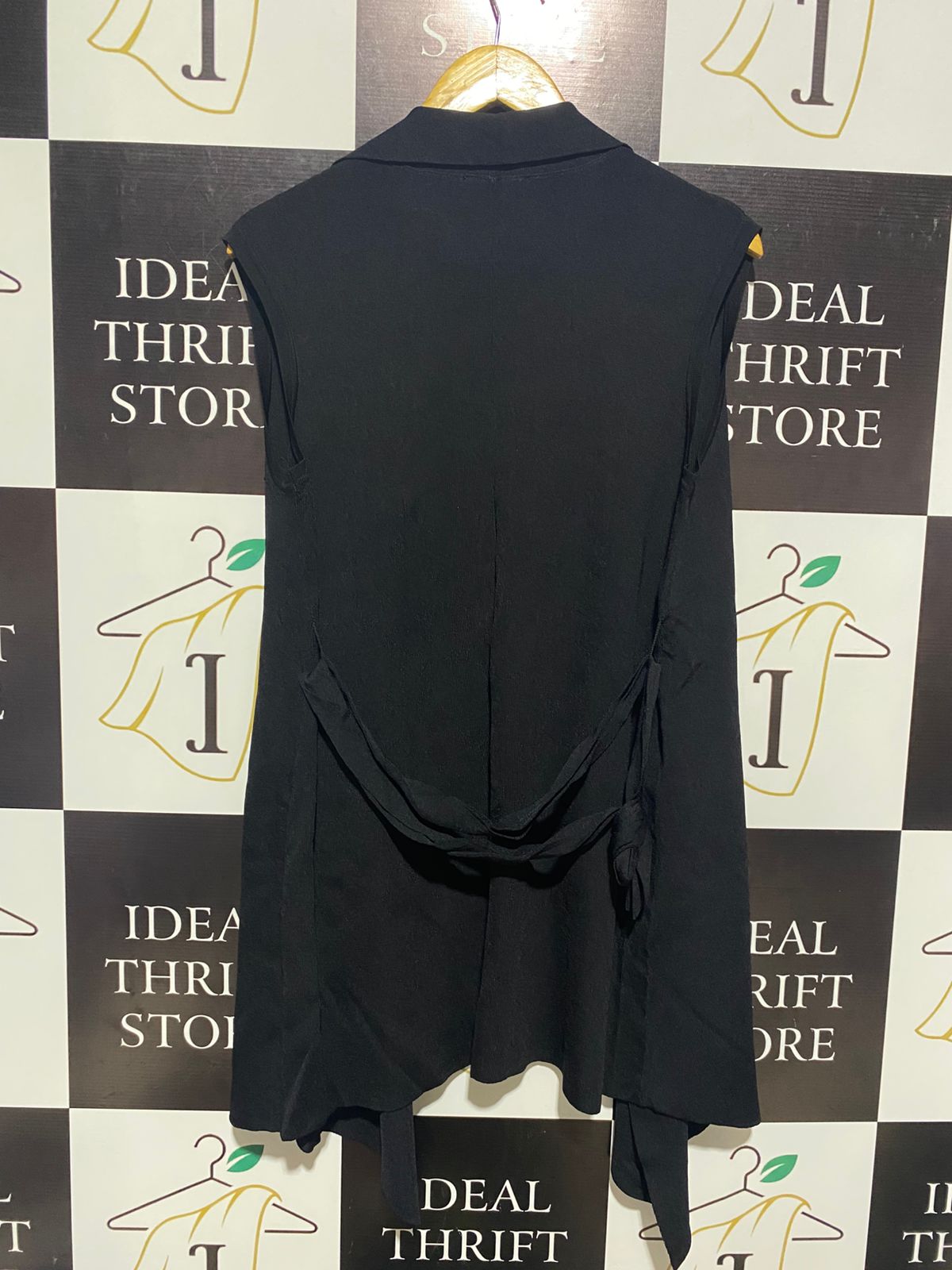 TOKITO |L| BUST 19| SLEEVELESS DRAPE-FRONT VEST
