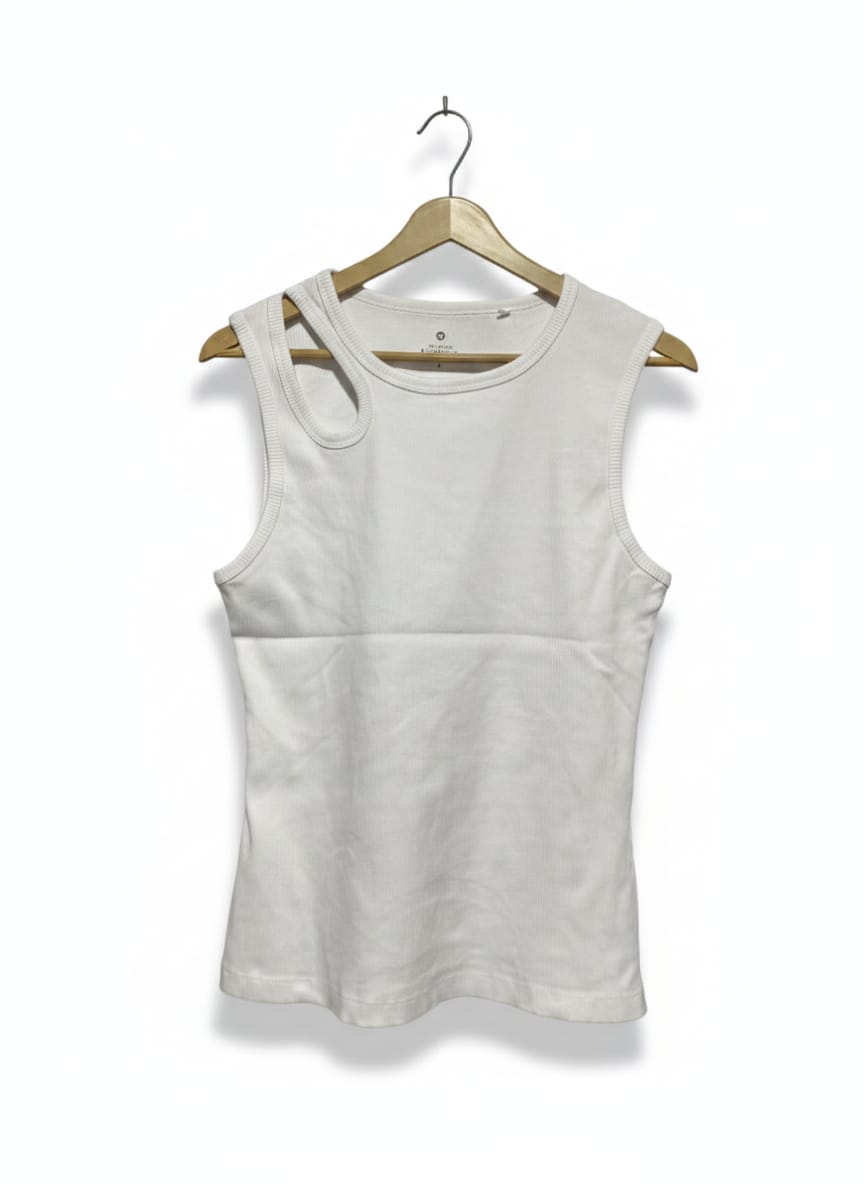 WOMAN |L| BUST 16| WHITE RIBBED ASYMMETRICAL CUT-OUT TANK
