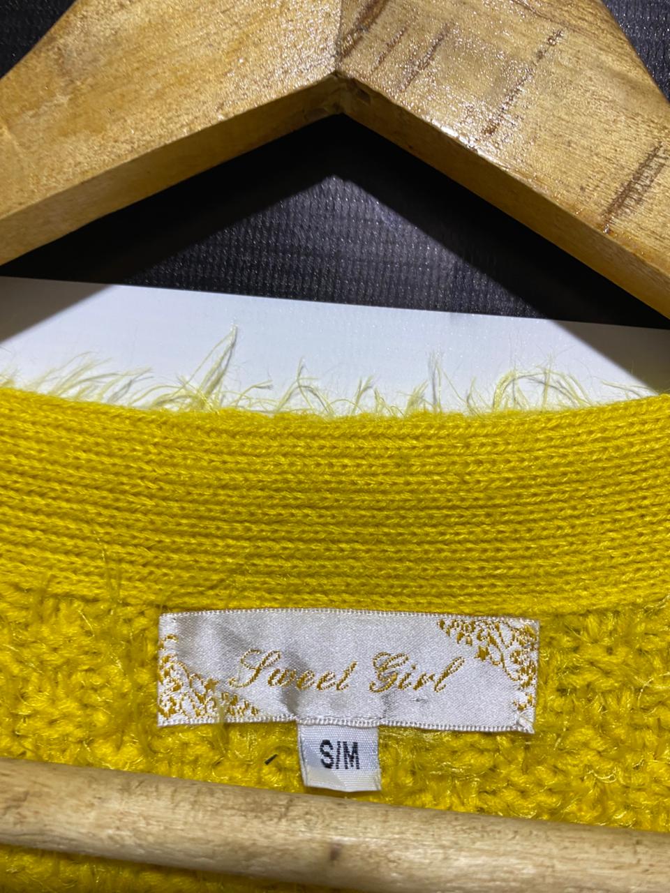 SWEET GIRL |S/M| BUST 18| BRIGHT YELLOW BOUCLÉ CARDIGAN