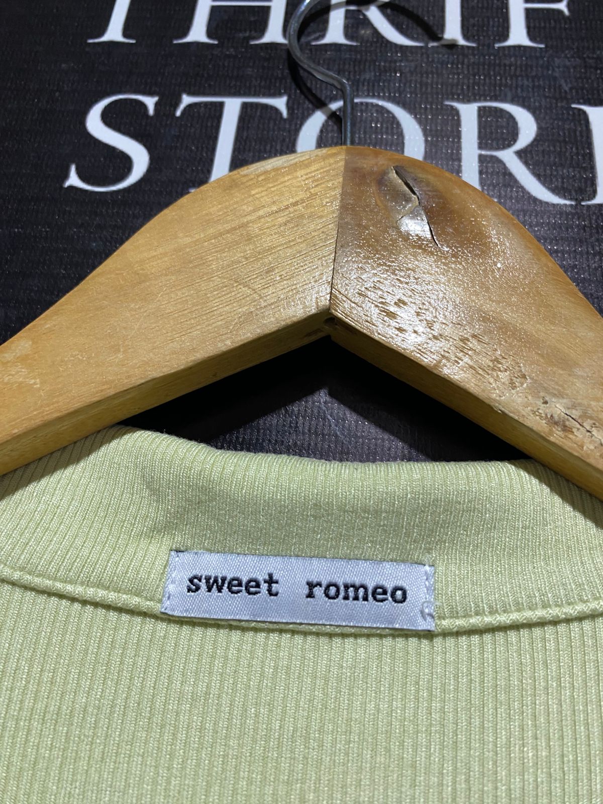 SWEET ROMEO |S| BUST 15| PALE LIME GREEN POLO TOP