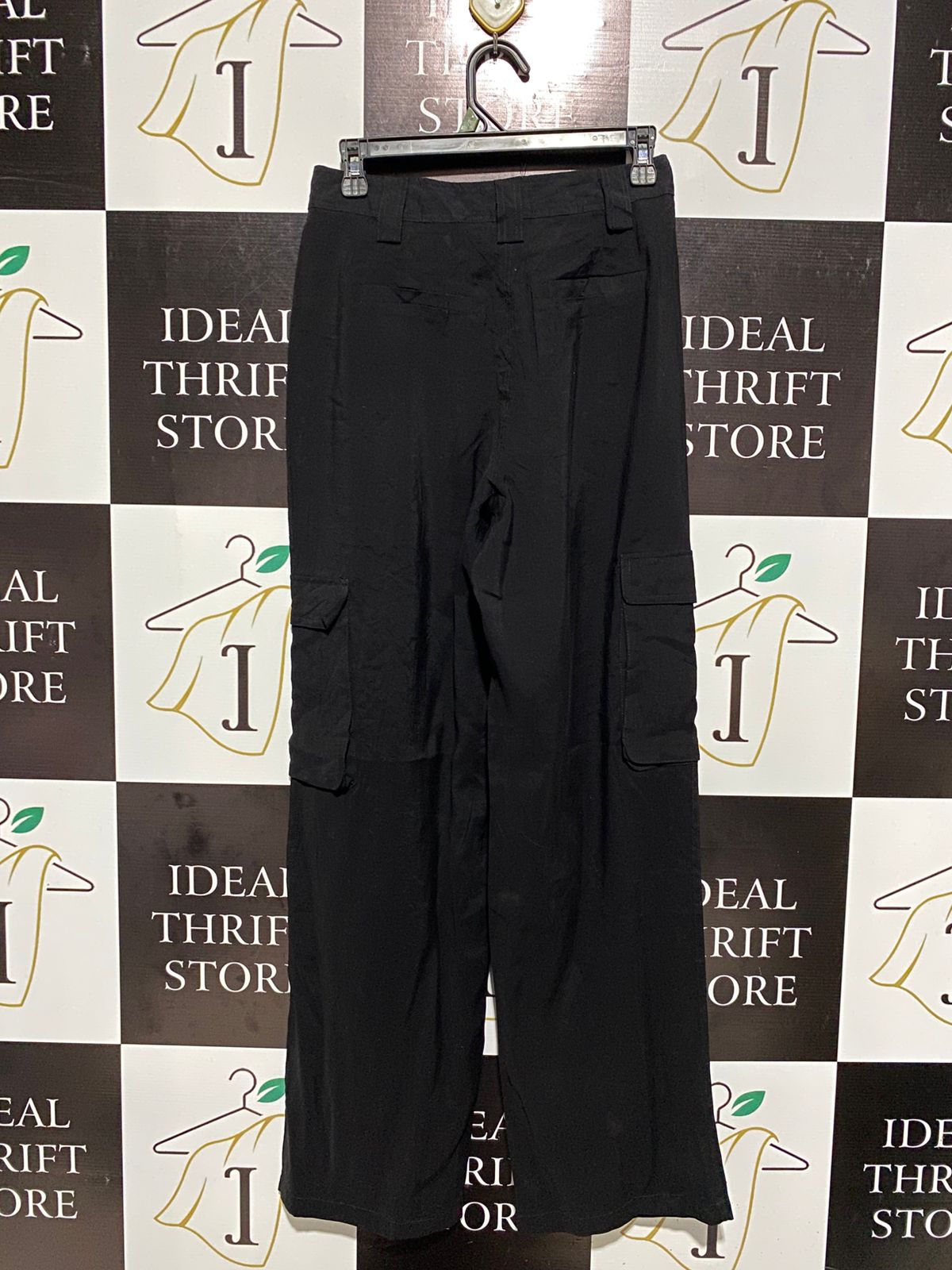COTTON ON |M| WAIST 28| WOMEN'S HIGH-WAISTED STRAIGHT-LEG CARGO PANTS - NOIR BLACK