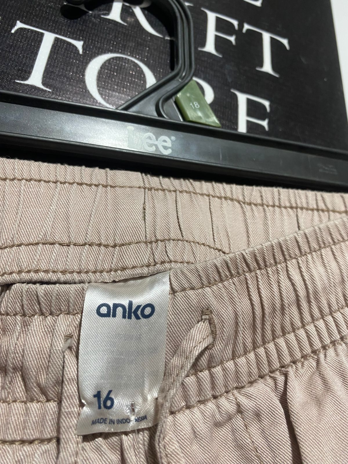 ANKO |XL| WAIST 34| HIGH-RISE UTILITY CARGO PANTS - CLASSIC TAN
