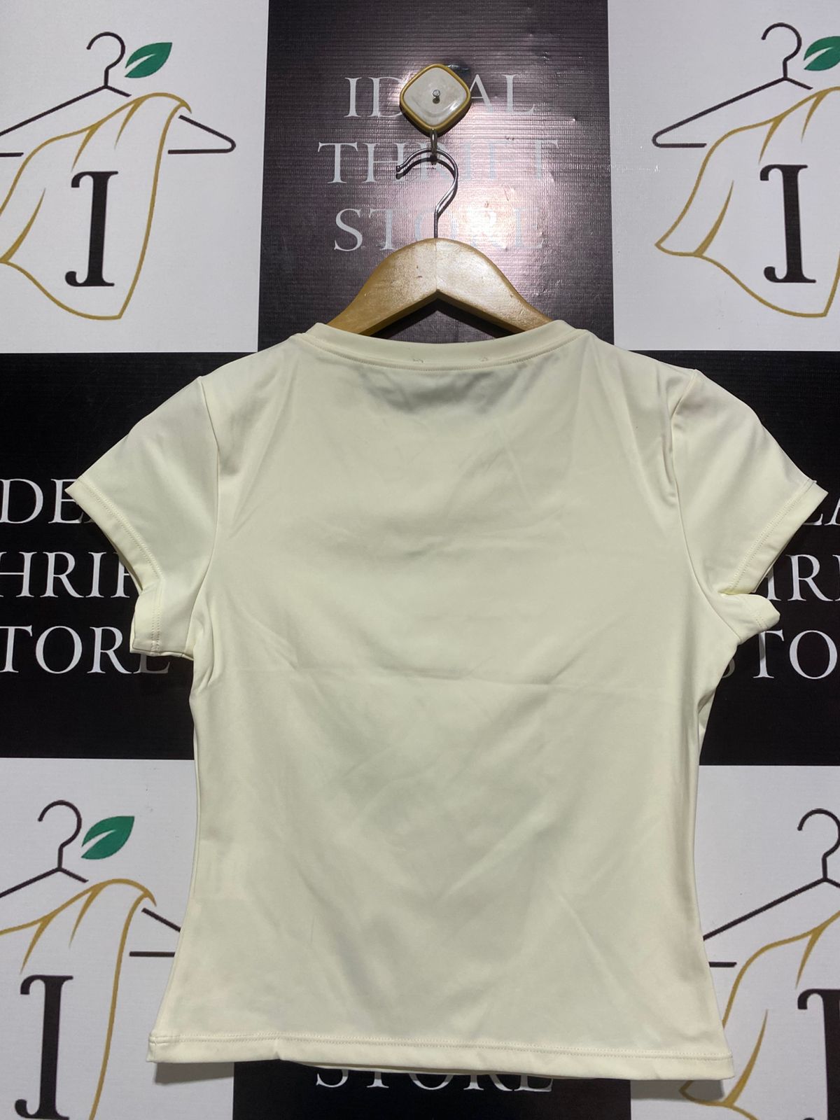 WHITE FOX |M| BUST 15| OFF-WHITE "WHITE FOX" GRAPHIC TEE