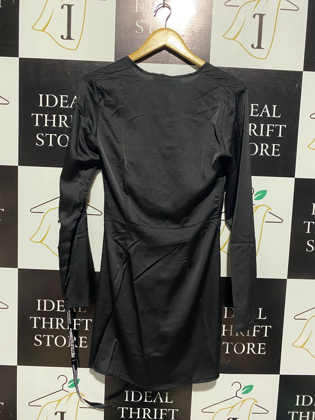 PRETTYLITTLETHING |M| BUST 17| C5| WOMEN'S KNOT-FRONT MINI DRESS IN BLACK