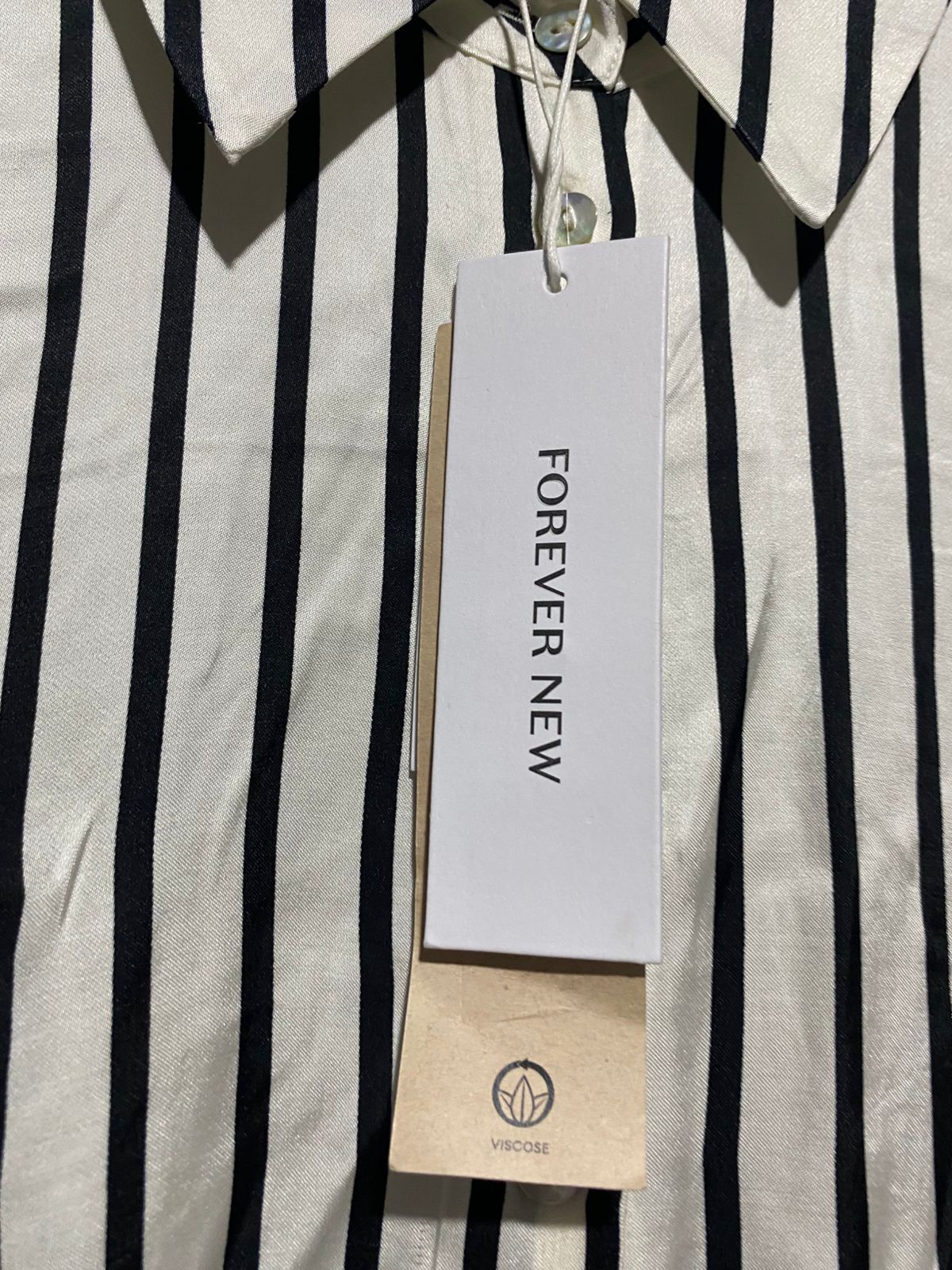 FOREVER |M| BUST 20| WOMEN'S VERTICAL STRIPED BUTTON-UP SHIRT IN WHITE AND BLACK