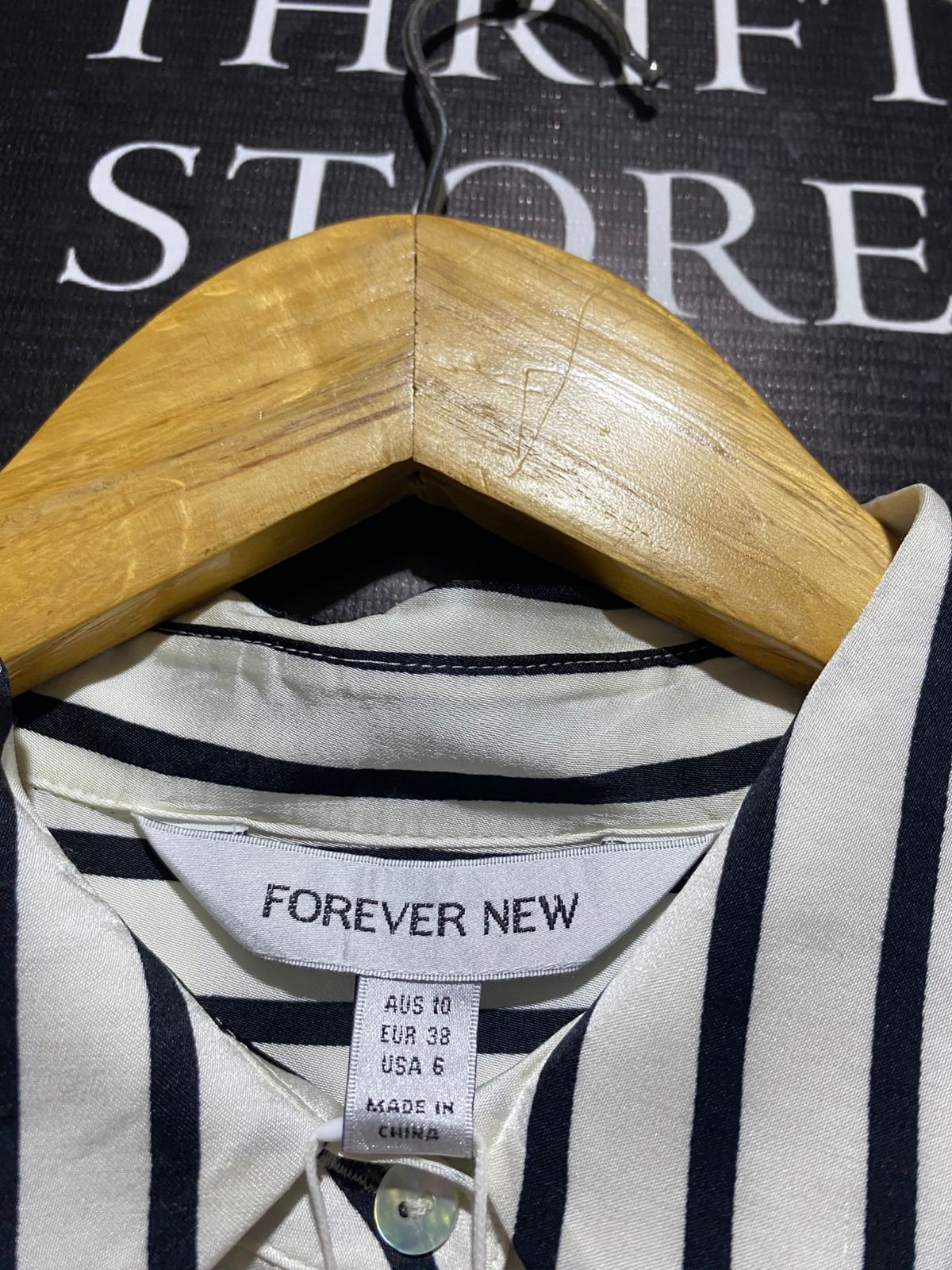 FOREVER |M| BUST 20| WOMEN'S VERTICAL STRIPED BUTTON-UP SHIRT IN WHITE AND BLACK