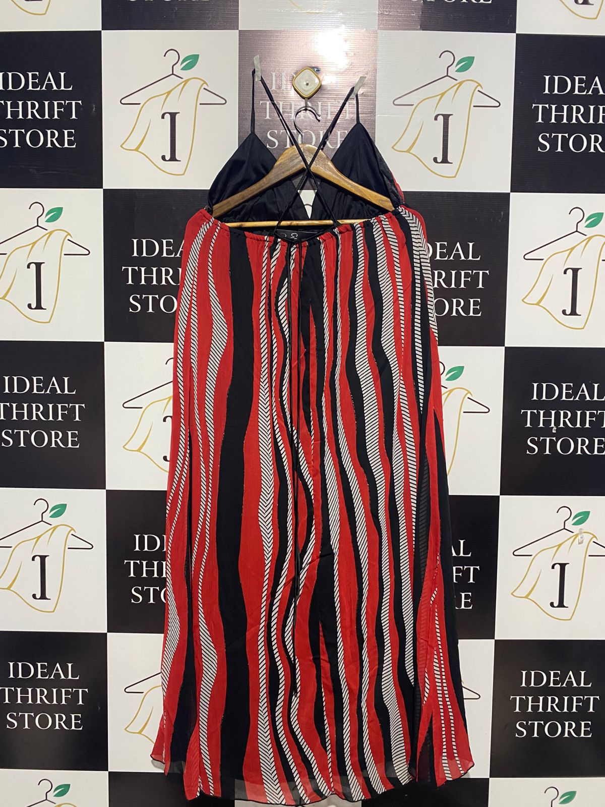 GLAM GIRL |M| BUST 15| C3| WOMEN'S VIBRANT WAVE PRINT MAXI DRESS
