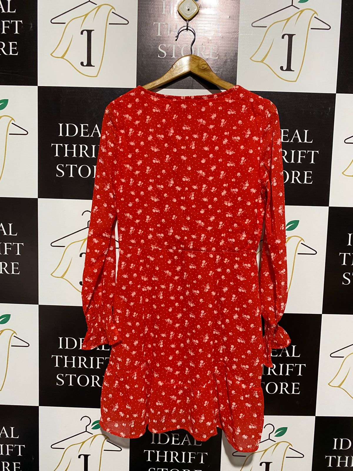 H&M DIVIDED |S| BUST 17|C4|FLORAL V-NECK MINI DRESS IN RED