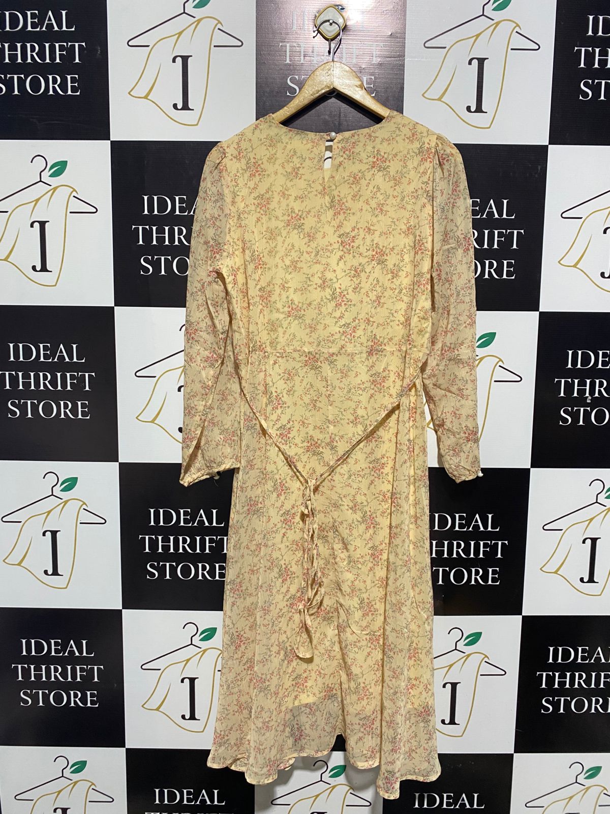 CREAM DITSY FLORAL MIDI DRESS |L| BUST 19|